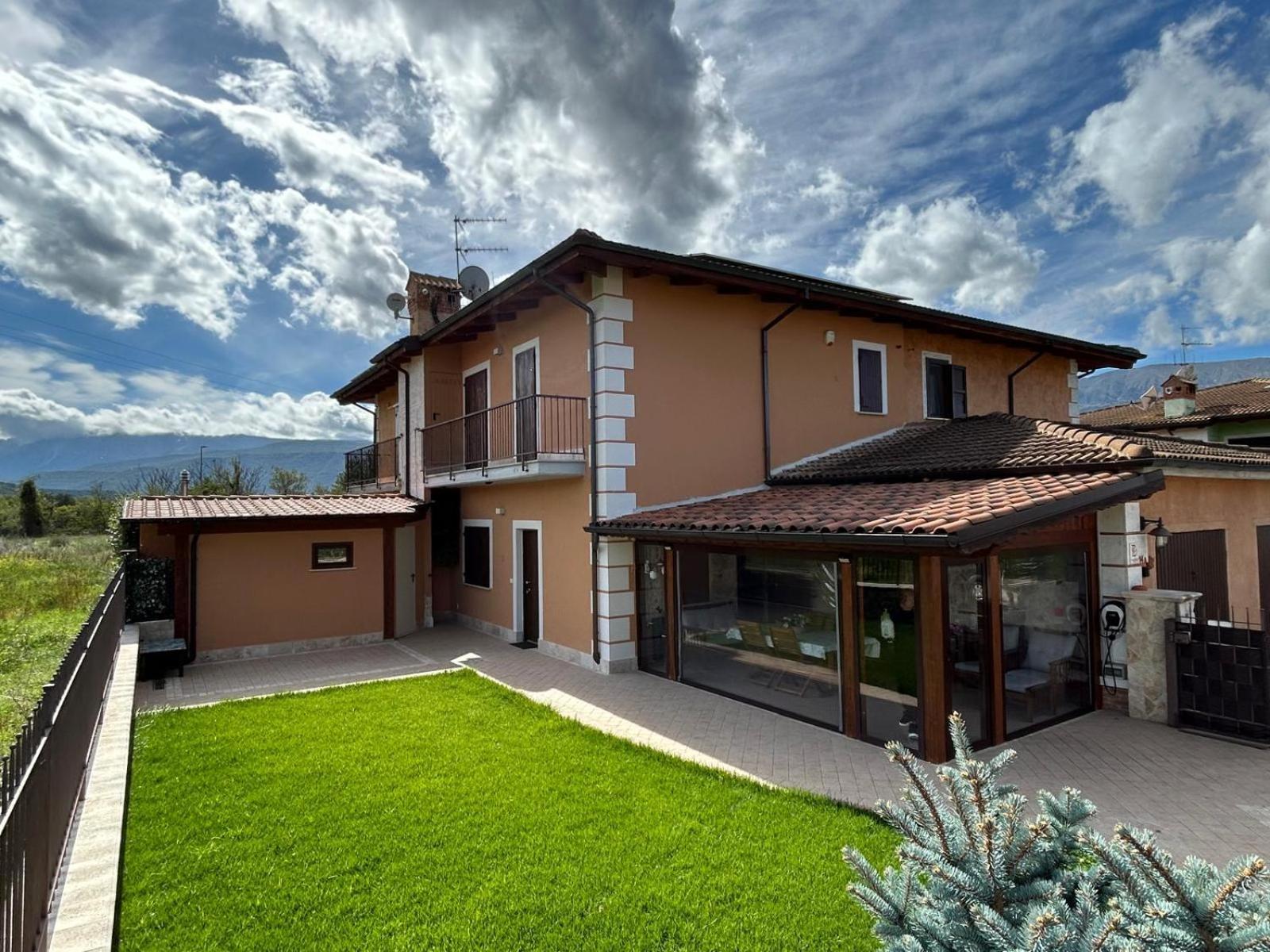Casa Vacanze Boutique House Casa Mimo San Demetrio ne' Vestini Exterior photo